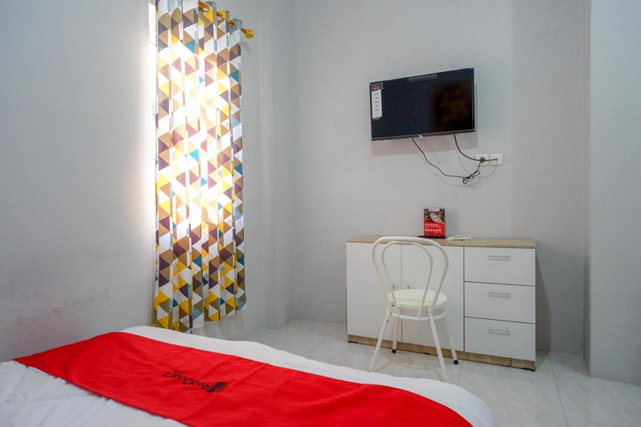 Hotel Reddoorz Near Jalan Adi Sucipto Solo Exterior foto