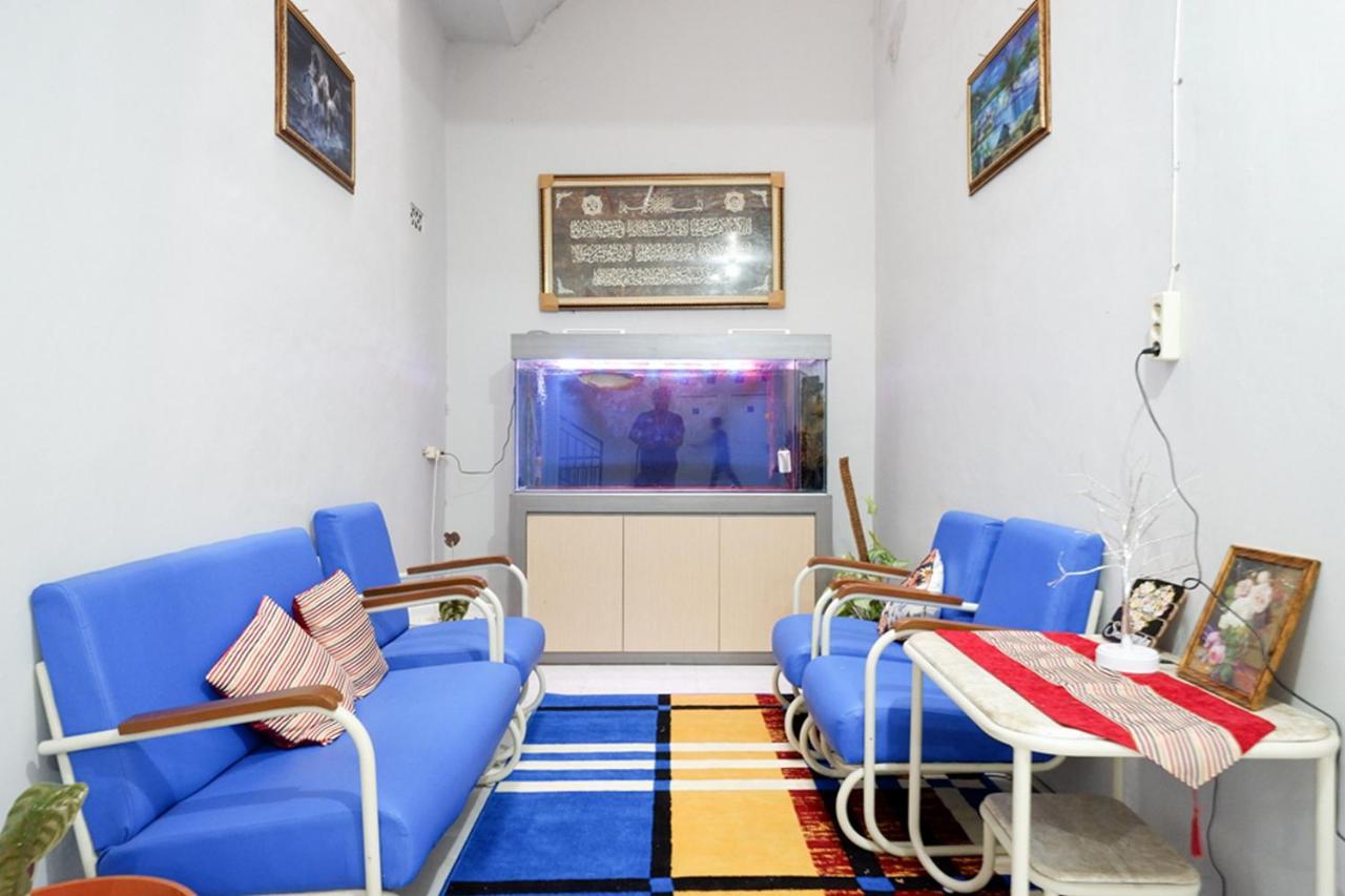 Hotel Reddoorz Near Jalan Adi Sucipto Solo Exterior foto