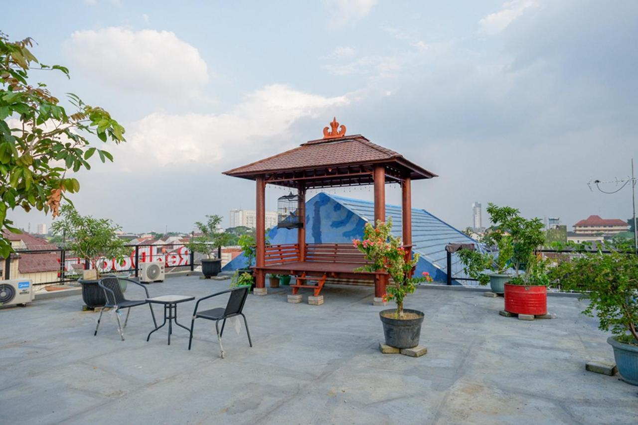 Hotel Reddoorz Near Jalan Adi Sucipto Solo Exterior foto